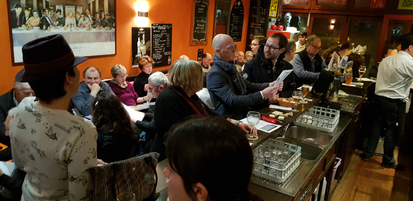 Ambiance de la soirée grand débat national saint-cloud au petit bar : image 1 Ambiance de la soirée grand débat national saint-cloud au petit bar : image 1