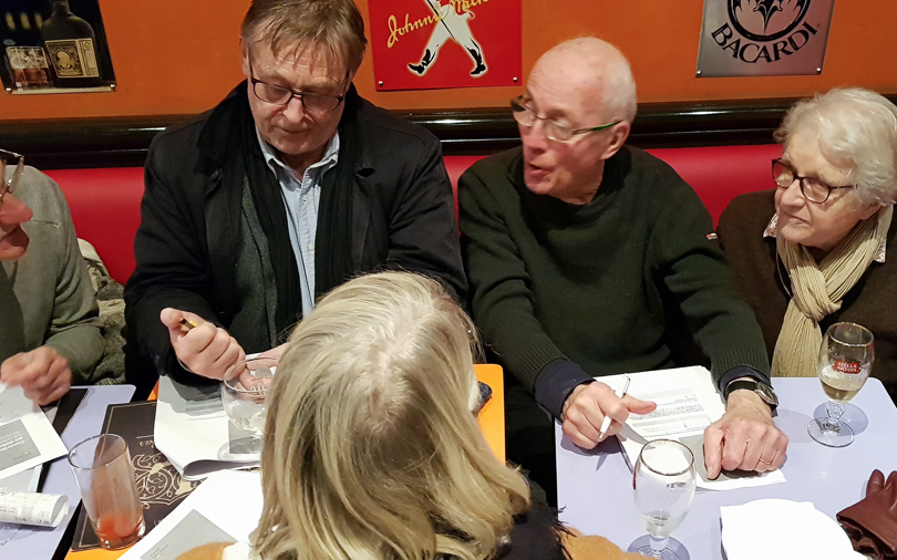 Ambiance de la soirée grand débat national saint-cloud au petit bar : image 8 Ambiance de la soirée grand débat national saint-cloud au petit bar : image 8